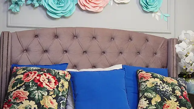 JenniferLovve online show from October 17, 3:20 am