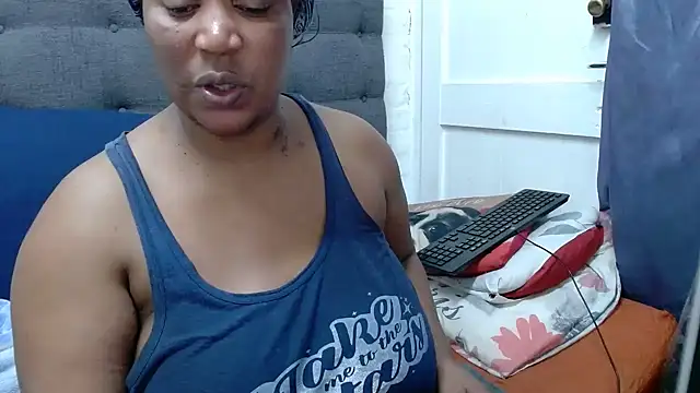 Snapshot of chockclitx5 chatting on July 5, 5:14 am chockclitx5 online show from July 5, 5:14 am