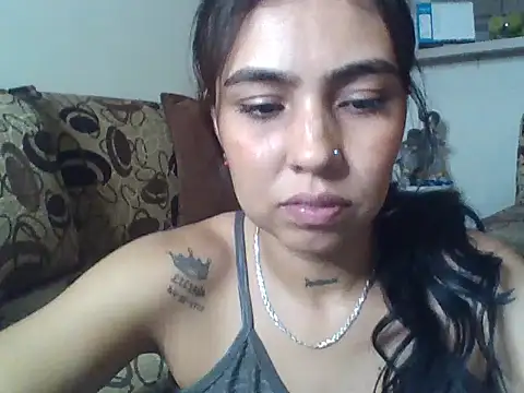 Snapshot of EmmaSplycer02 chatting on April 7, 3:07 am EmmaSplycer02 online show from April 7, 3:07 am