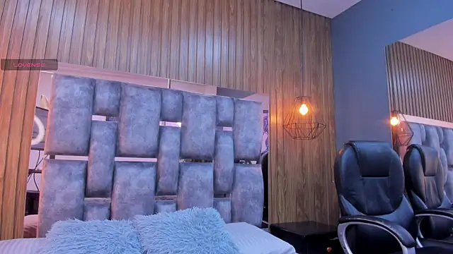 owen  johnson online show from April 15, 11:50 am