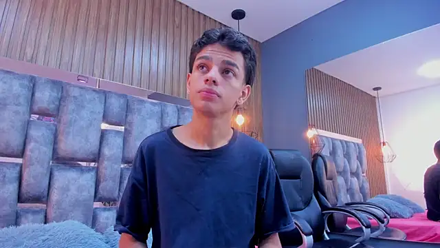 owen  johnson online show from April 19, 11:53 am