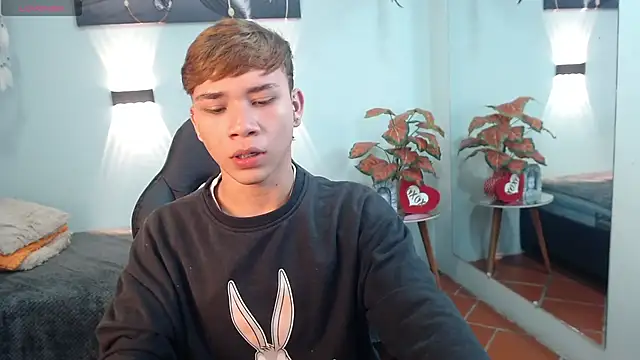 nathanclay online show from March 25, 3:34 am