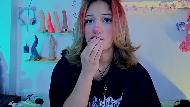 zoelight18 online show from December 14, 7:40 pm