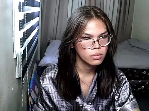 keana laux online show from September 13, 5:29 am