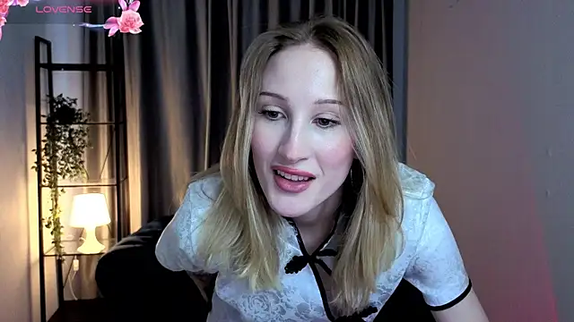 BiancaHelo online show from October 9, 2:26 pm