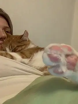 Leya F online show from September 25, 6:44 pm