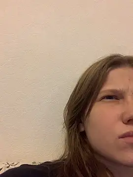 Leya F online show from October 2, 5:20 pm