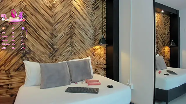 Snapshot of dana_daree chatting on February 9, 7:07 pm dana daree online show from February 9, 7:07 pm