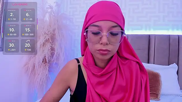 naishaa  online show from April 18, 7:58 pm