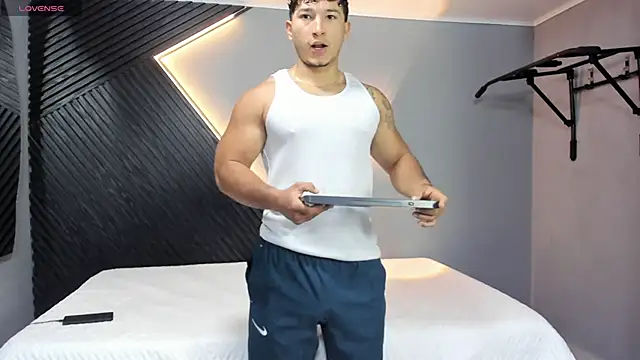 Horny nick18 online show from March 20, 2:00 pm