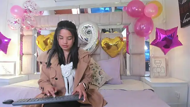 BelhaLawuo online show from July 25, 9:34 pm