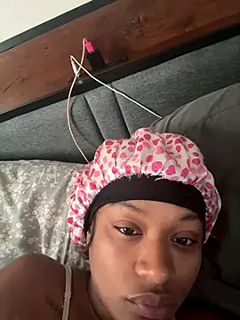 Snapshot of PrettyBabriexox chatting on November 4, 1:21 pm PrettyBabriexox online show from November 4, 1:21 pm