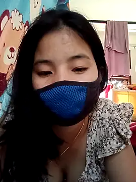 babyjunee12 online show from February 18, 8:10 am