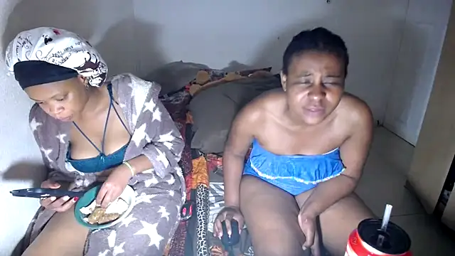 EbonyEssence online show from April 12, 8:25 pm