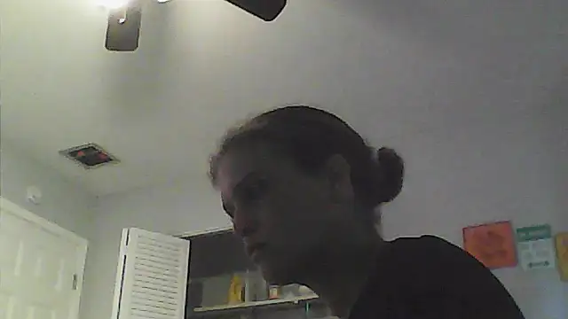 sarahkat86 online show from May 19, 9:32 pm