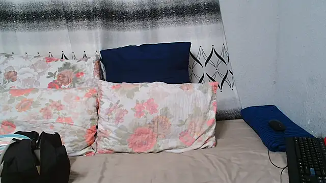 Snapshot of ChubbyBoobsxxx chatting on June 15, 4:58 am ChubbyBoobsxxx online show from June 15, 4:58 am