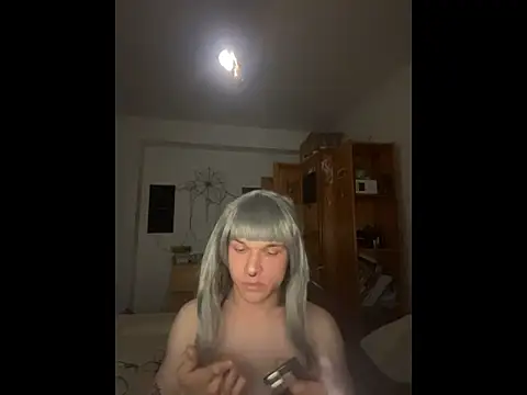 Snapshot of emilydee666 chatting on March 22, 7:39 pm emilydee666 online show from March 22, 7:39 pm