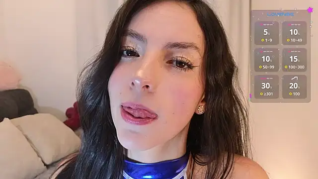 sarah saenz  online show from June 18, 9:14 am