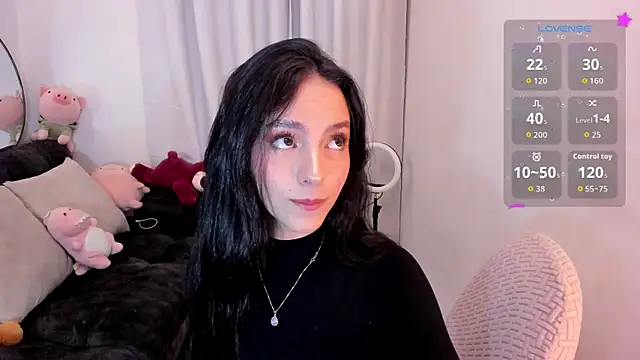 sarah saenz  online show from July 30, 8:13 am