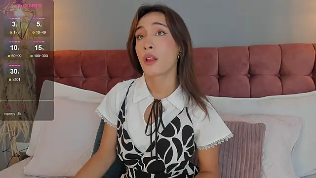 victoria decapri online show from December 15, 8:13 pm