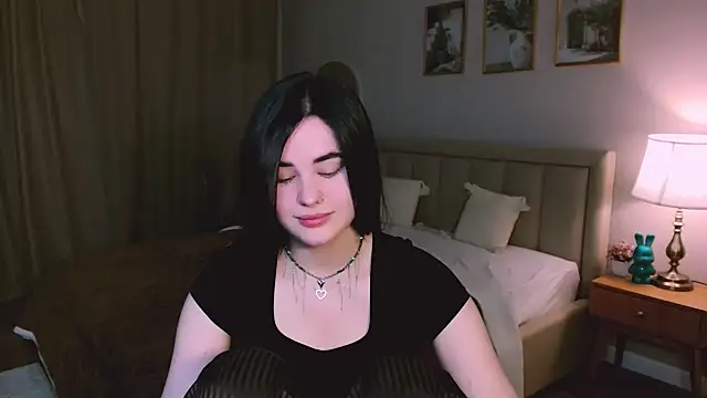 lil angel  online show from March 9, 3:10 am