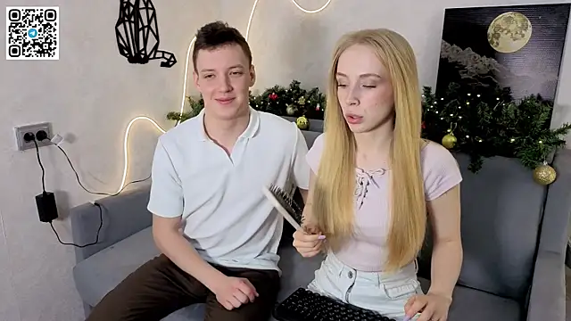 Emily0303 online show from December 21, 4:41 am