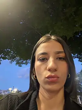 Snapshot of -juicy_ chatting on June 10, 11:24 pm -juicy online show from June 10, 11:24 pm