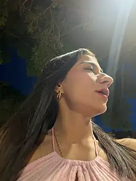 -juicy  online show from August 3, 11:41 pm