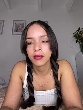 Snapshot of Yasmin777_ chatting on June 20, 10:34 pm Yasmin777 online show from June 20, 10:34 pm
