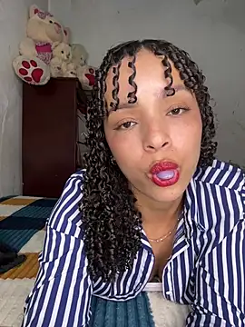 Snapshot of Yasmin777_ chatting on July 4, 12:28 am Yasmin777 online show from July 4, 12:28 am