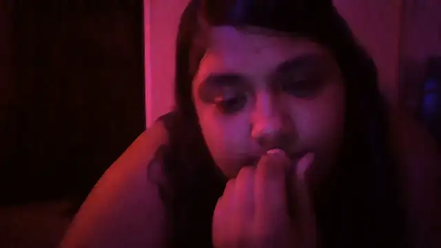 Snapshot of 1n0nlythroat chatting on June 27, 12:22 pm 1n0nlythroat online show from June 27, 12:22 pm
