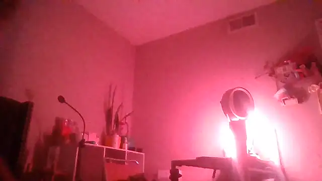 Snapshot of 1n0nlythroat chatting on August 1, 1:27 am 1n0nlythroat online show from August 1, 1:27 am