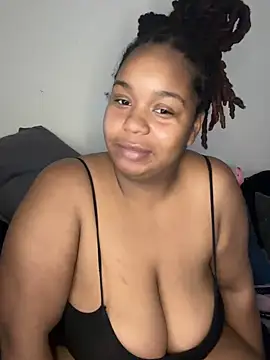 Thiccmamaa online show from February 18, 9:33 pm