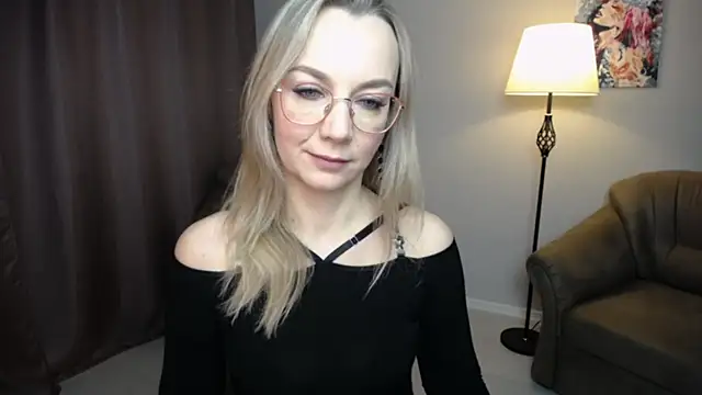 Ava Elior online show from December 18, 10:54 am