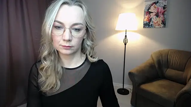 Ava Elior online show from February 5, 11:15 am