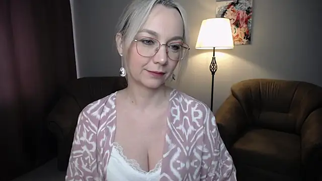 Ava Elior online show from April 9, 11:59 am