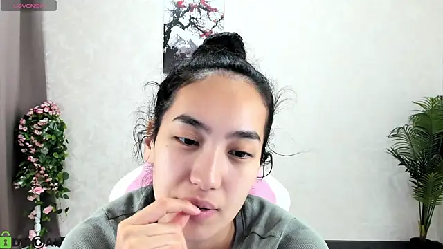 FlirtyAura online show from October 28, 3:21 am