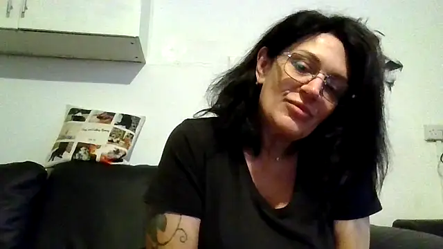 RubyyRosee online show from June 4, 5:35 am