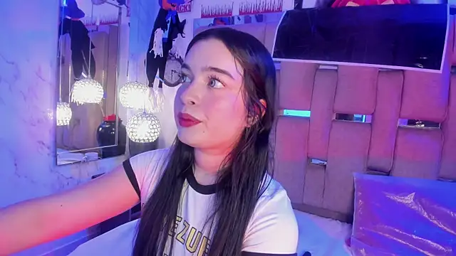 Snapshot of KateLee chatting on October 24, 4:20 am KateLee online show from October 24, 4:20 am