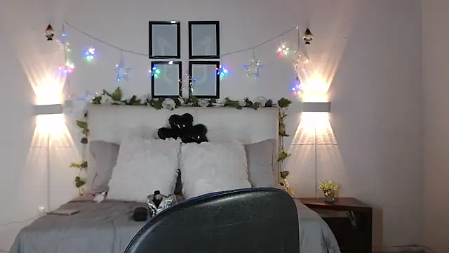 Megan 05  online show from March 25, 6:58 pm