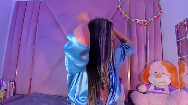 jazmin waked online show from April 10, 5:01 am