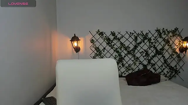 velvet  moon online show from February 7, 12:58 am