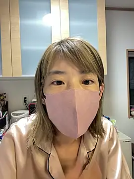 Snapshot of usako_2025 chatting on July 18, 2:10 pm usako 2025 online show from July 18, 2:10 pm