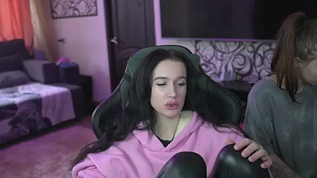 lis silver online show from February 9, 10:30 am