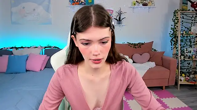 Zoe Vee online show from July 15, 3:23 am