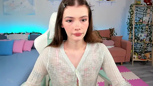 Zoe Vee online show from July 22, 3:20 am