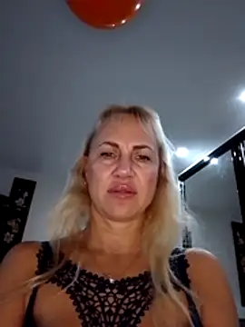 KissMiSveet online show from November 4, 6:12 am