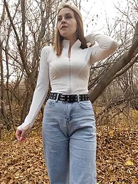 YOOUR EVAA online show from October 29, 9:00 am