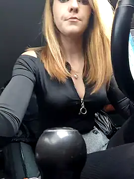 YOOUR EVAA online show from December 14, 7:03 am