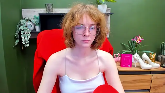 juicyPenny online show from November 5, 7:30 am